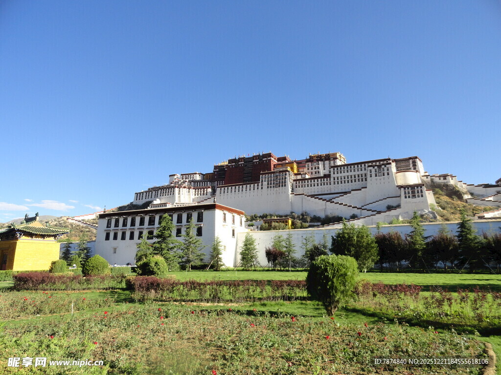 布达拉宫远景风光