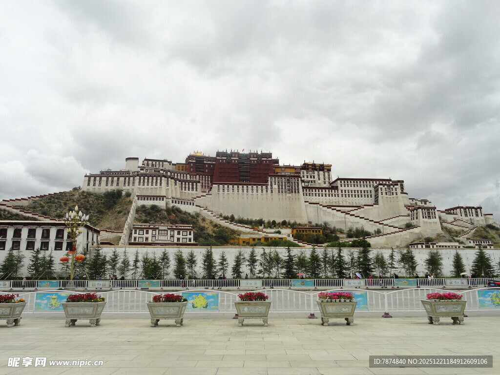 雄伟布达拉宫 庄严壮观