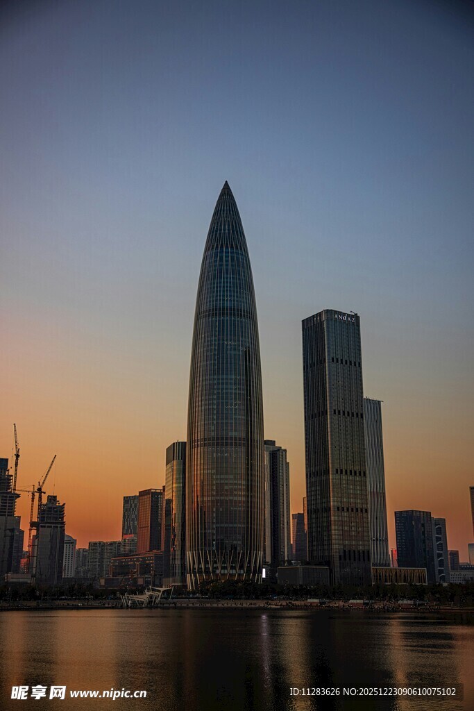 深圳城市天际线黄昏美景