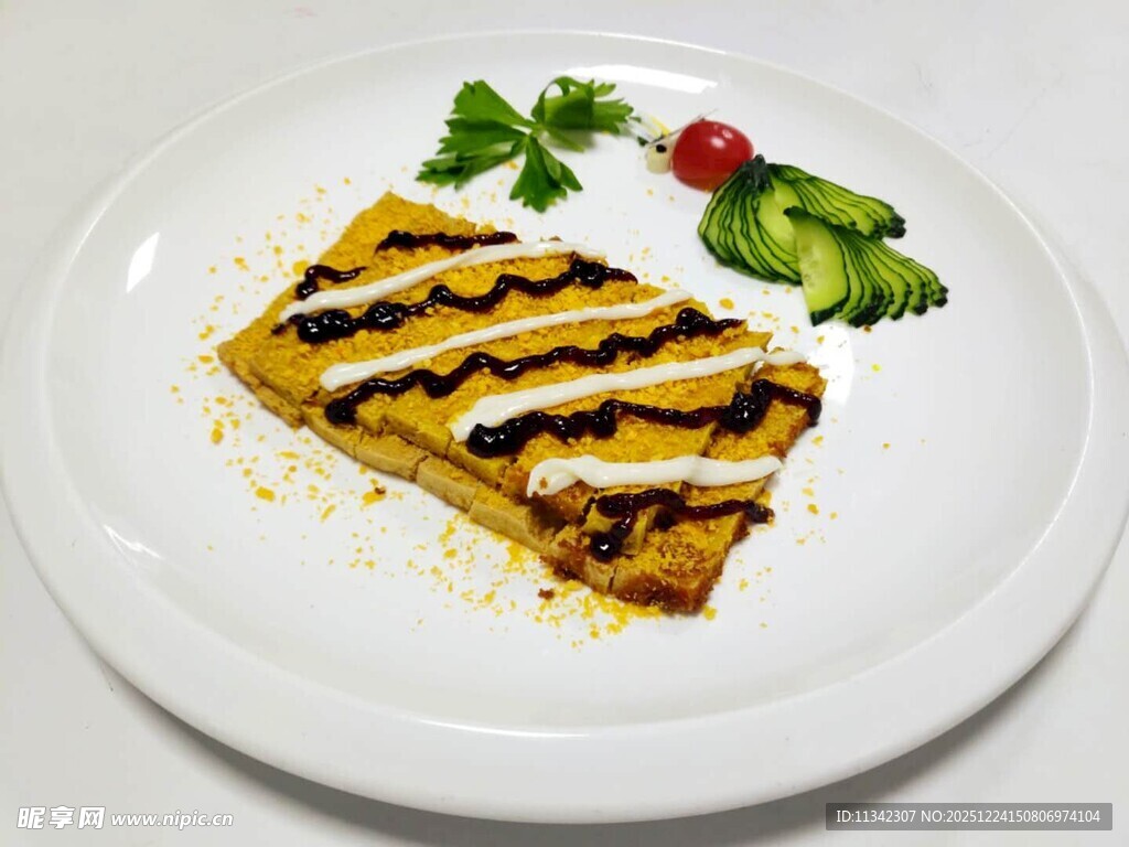 美味芝士夹心糕点