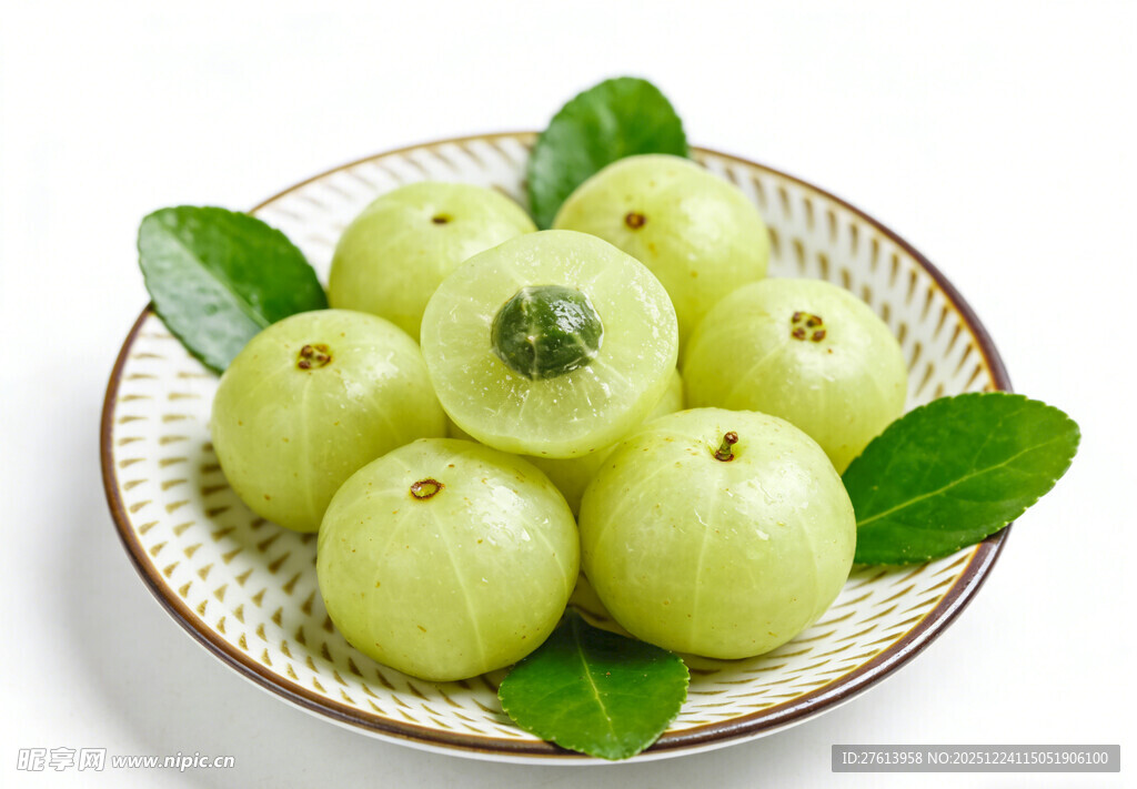 油甘摆放在盘中