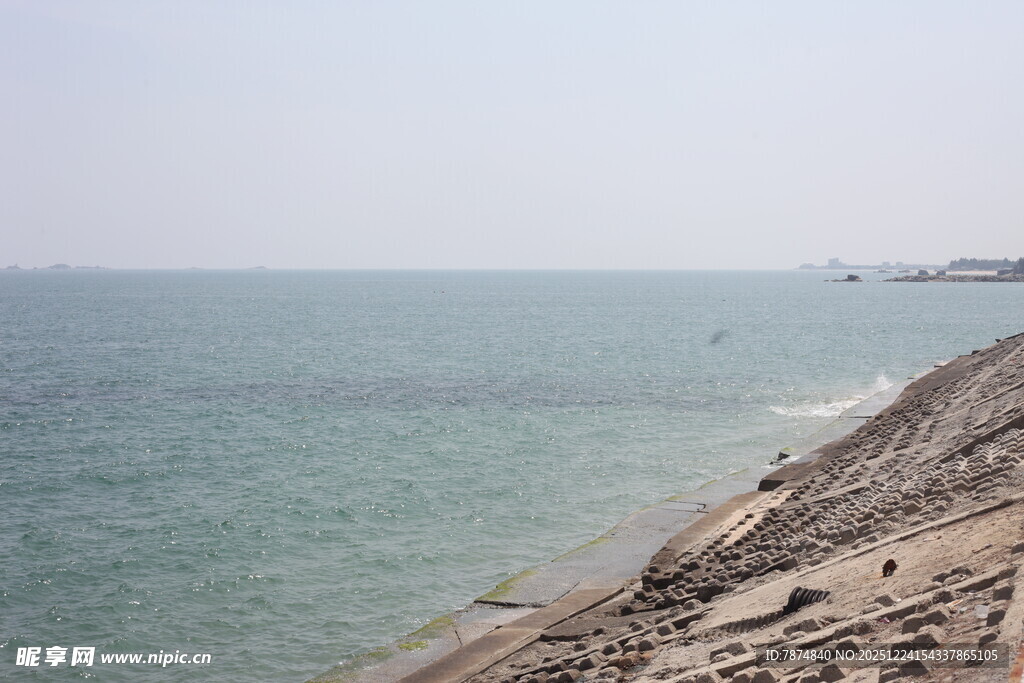海边岸滩景色