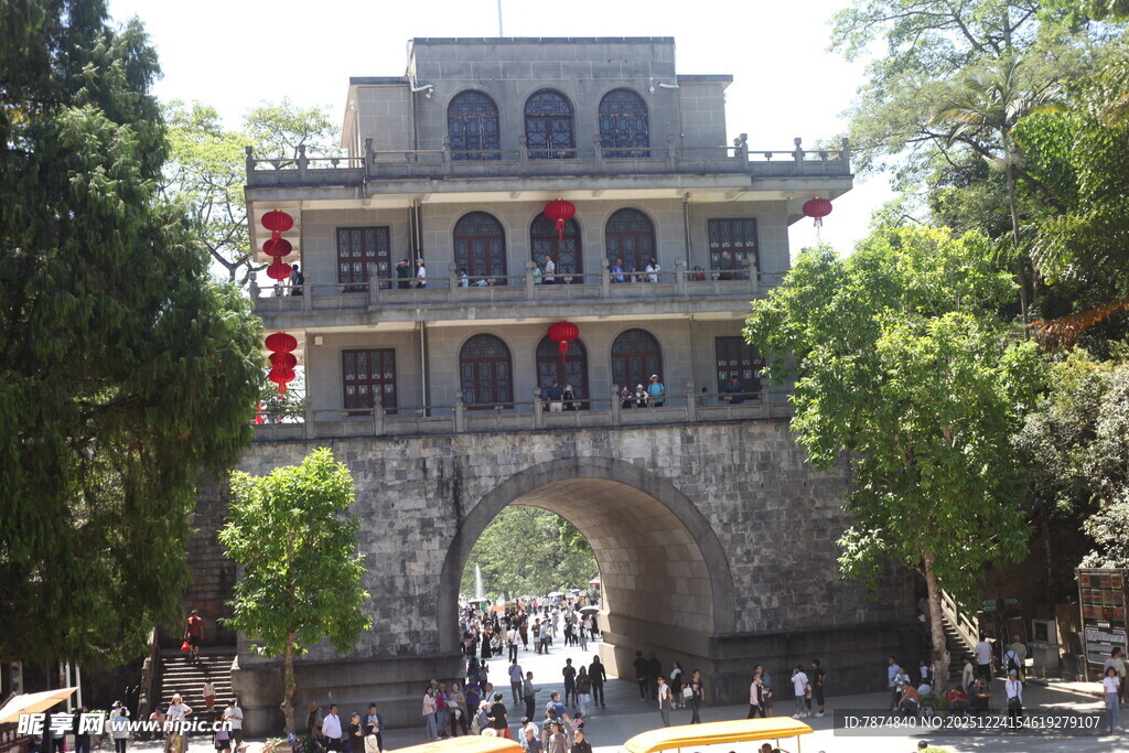 古色古香的中式城楼建筑