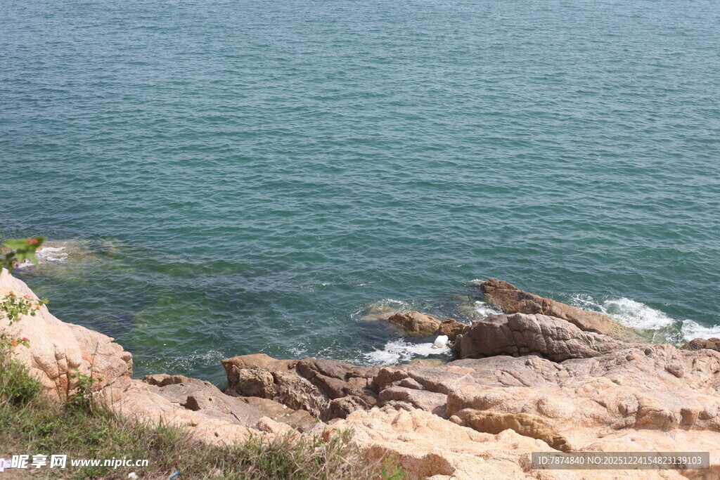 海边岩石景致