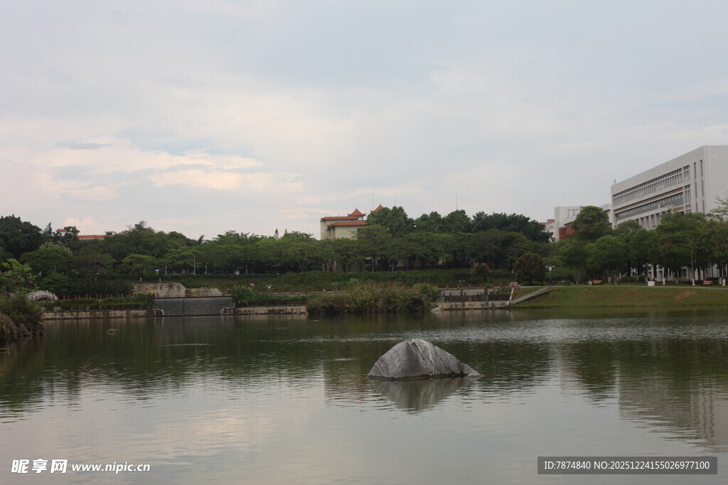 湖畔景致 静谧城市风光