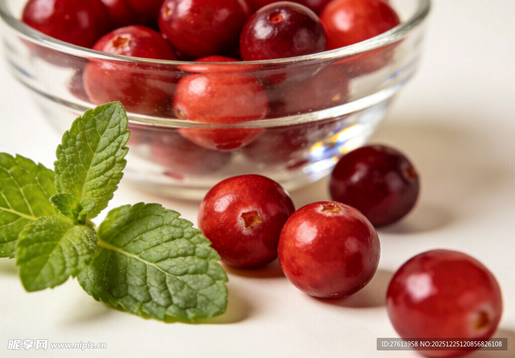 玻璃碗中的蔓越莓