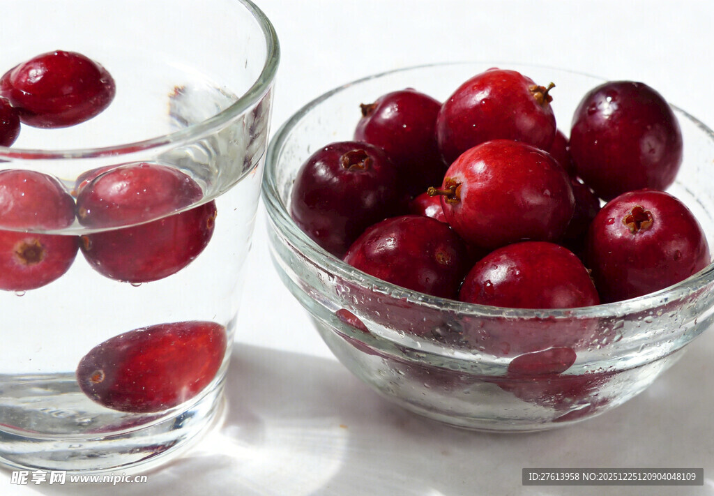 玻璃碗中的蔓越莓