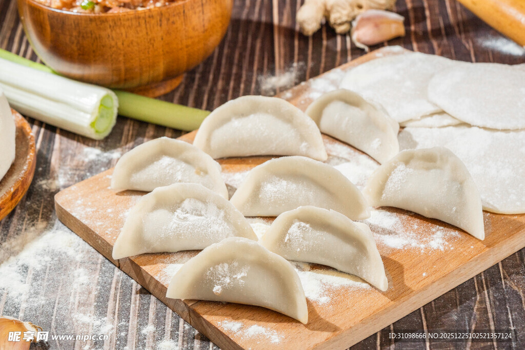 手工制作的美味饺子
