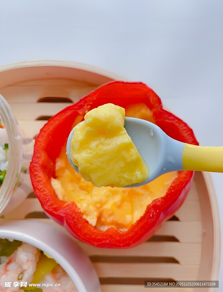 彩椒蛋黄羹