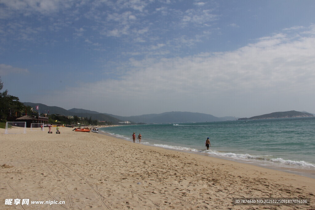 美丽沙滩与蔚蓝大海