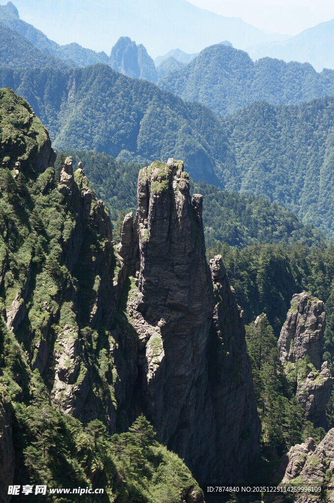 壮丽奇特的高山景观