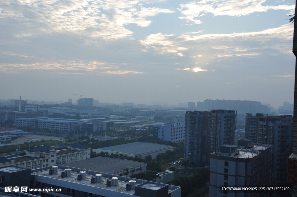 城市天际线 云端下的繁华