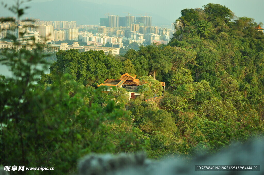 山林间的中式建筑景观