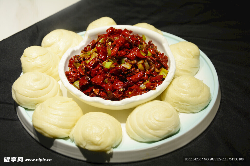 辣椒蘸料配白馍