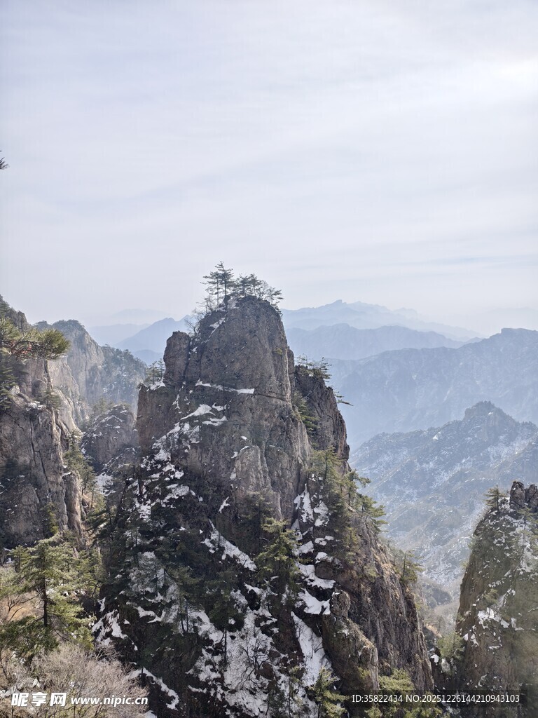 巍峨黄山奇峰景观