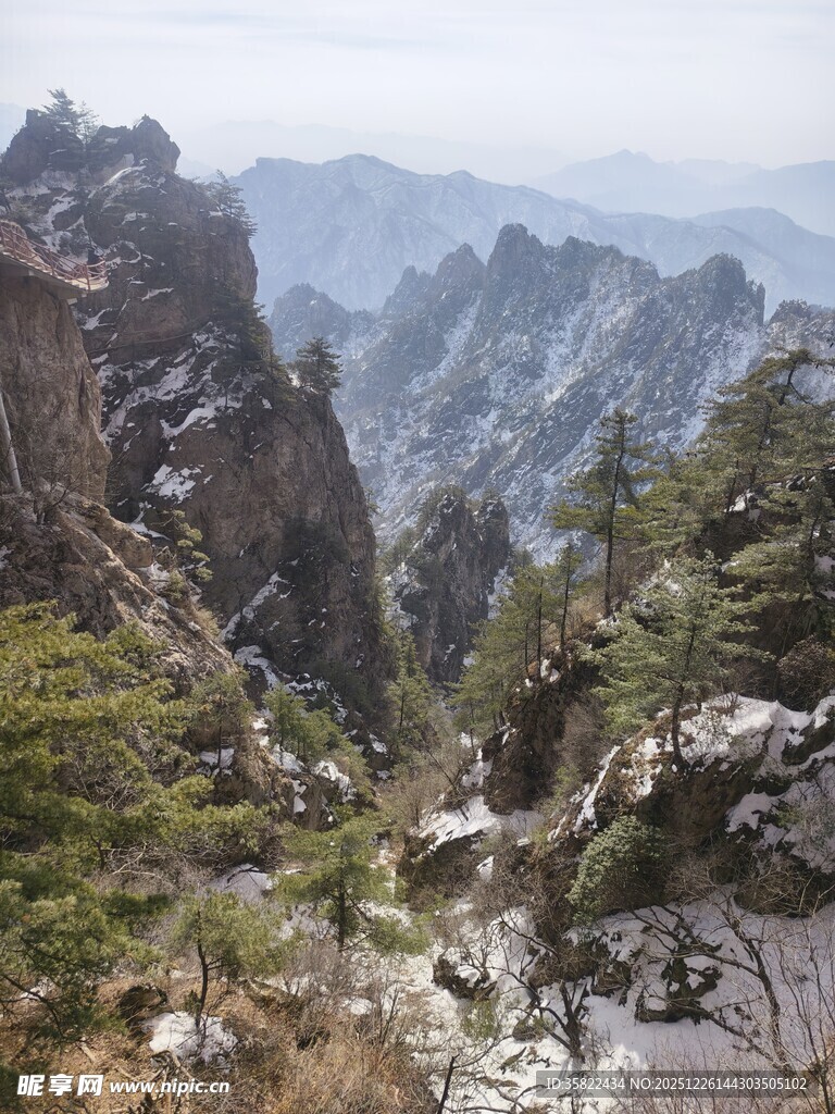 壮丽黄山奇峰景观