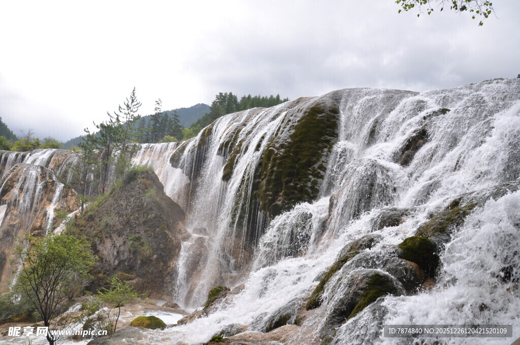 壮观瀑布自然美景画面