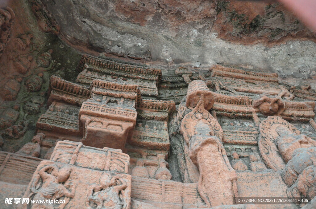 古老石窟精美雕刻艺术