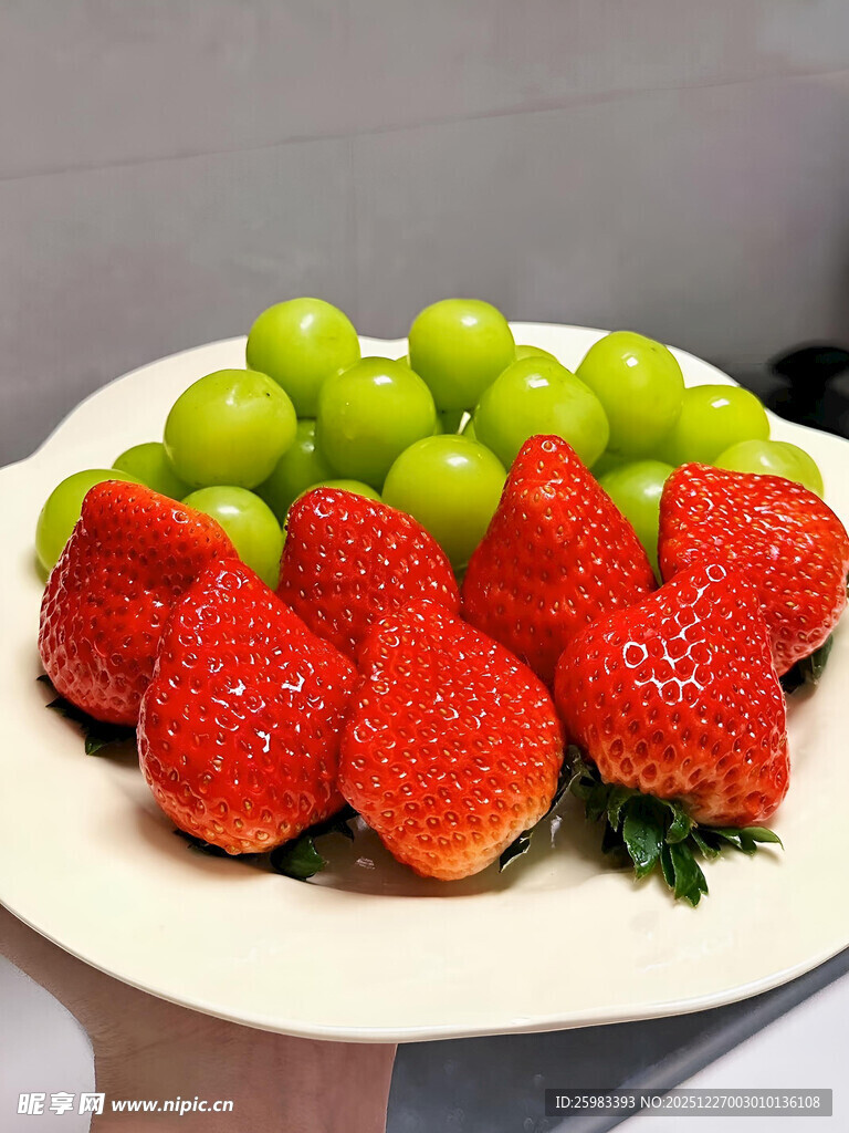草莓青提拼盘