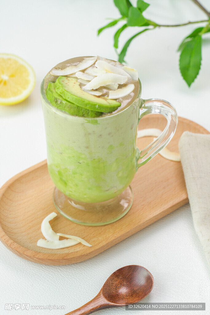 抹茶牛油果奶昔