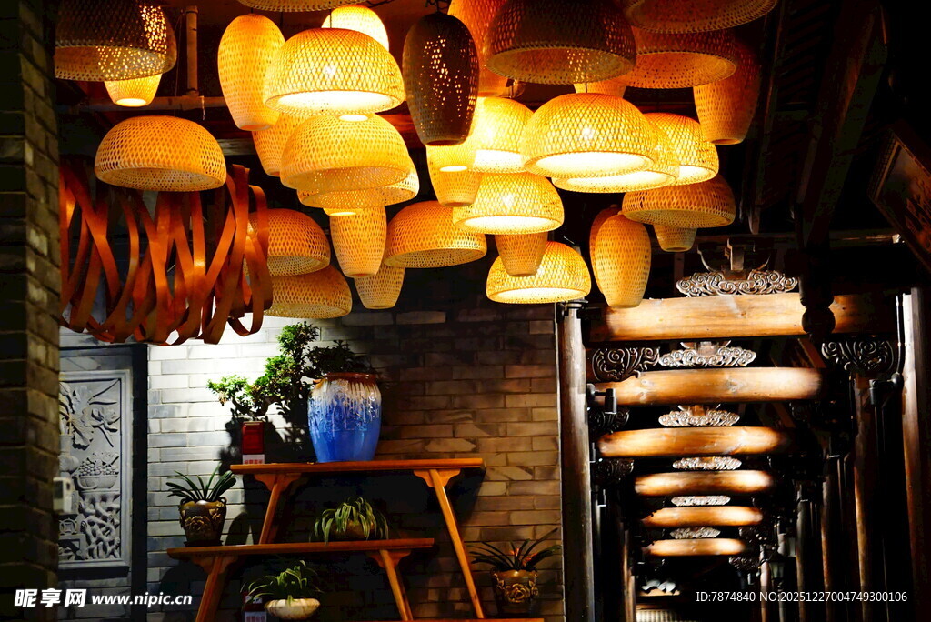 温馨复古风悬挂灯具展示