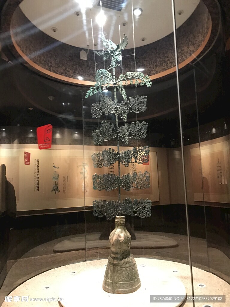 博物馆内的精美古代器物