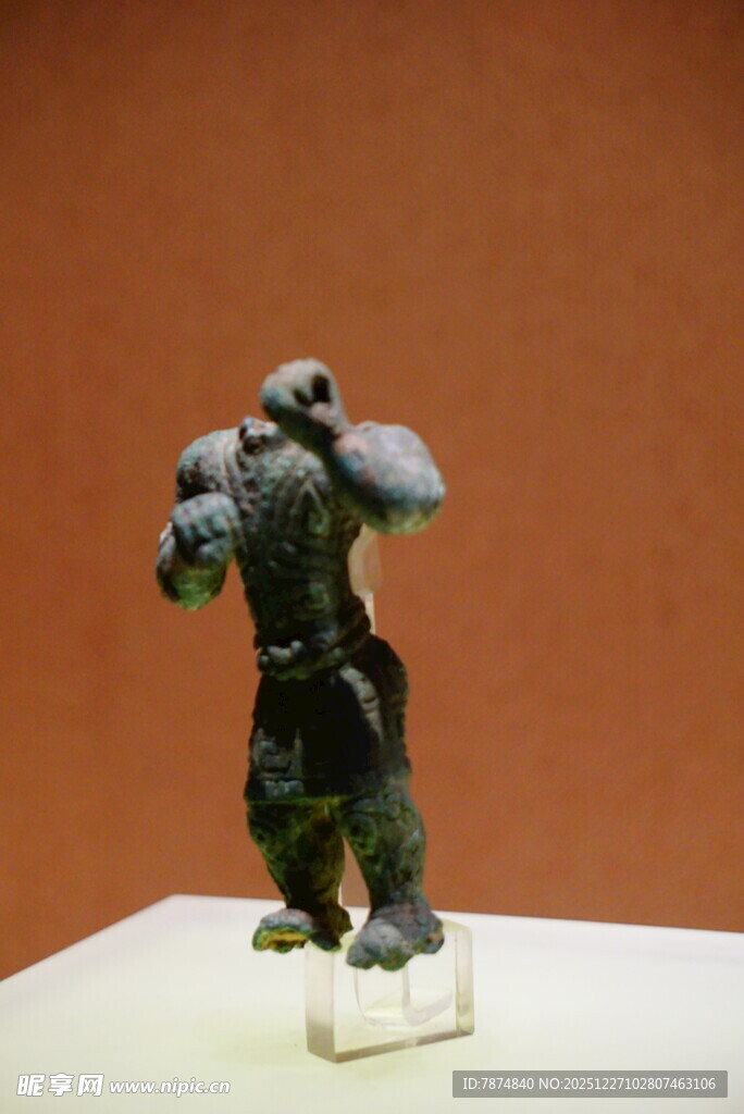 古代青铜武士雕像