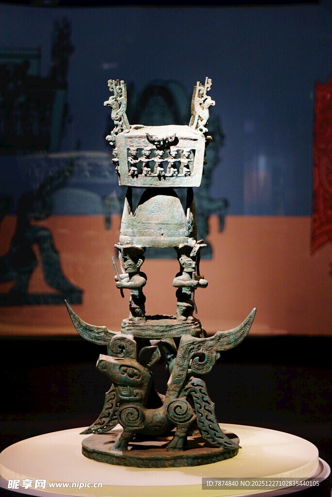 青铜神兽方座建筑构件