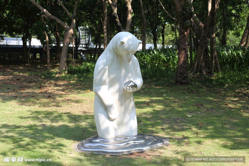 户外北极熊雕塑