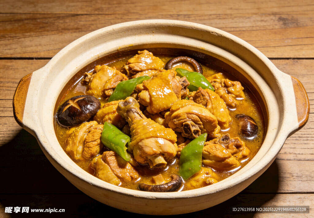 香菇炖鸡砂锅美食