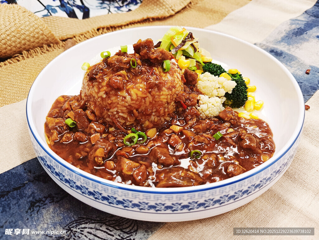 肉酱盖饭