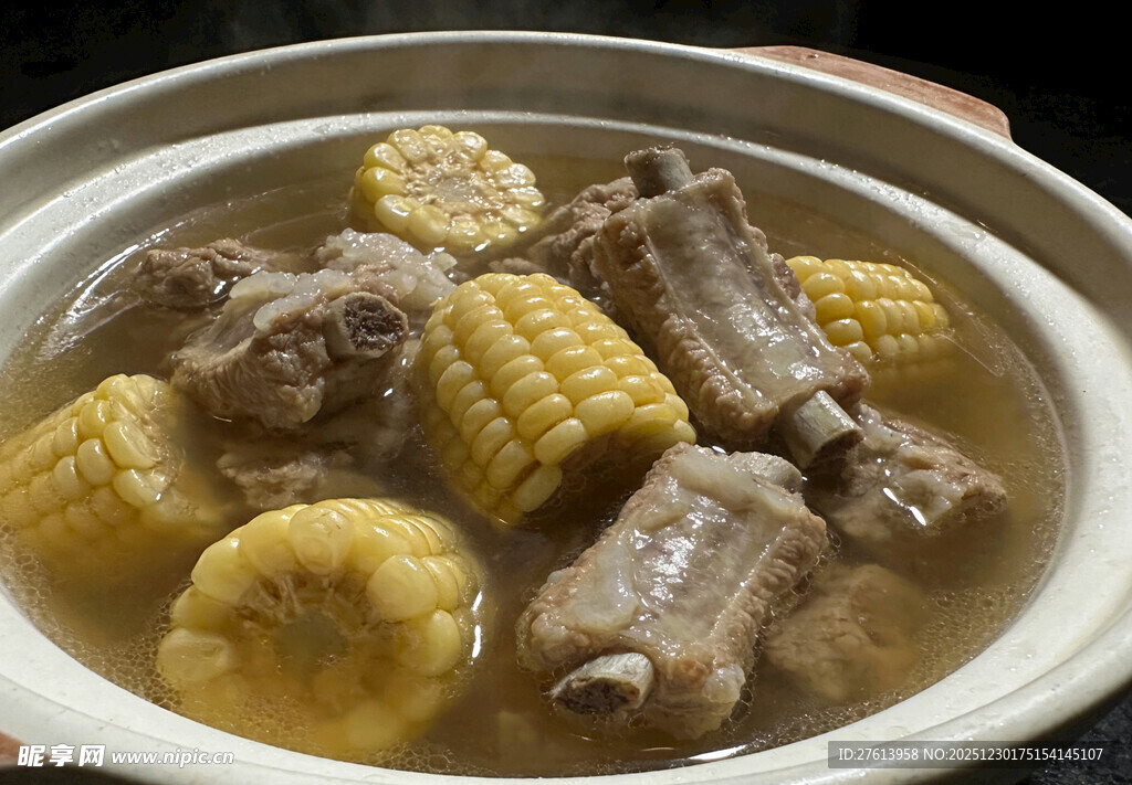 玉米炖排骨