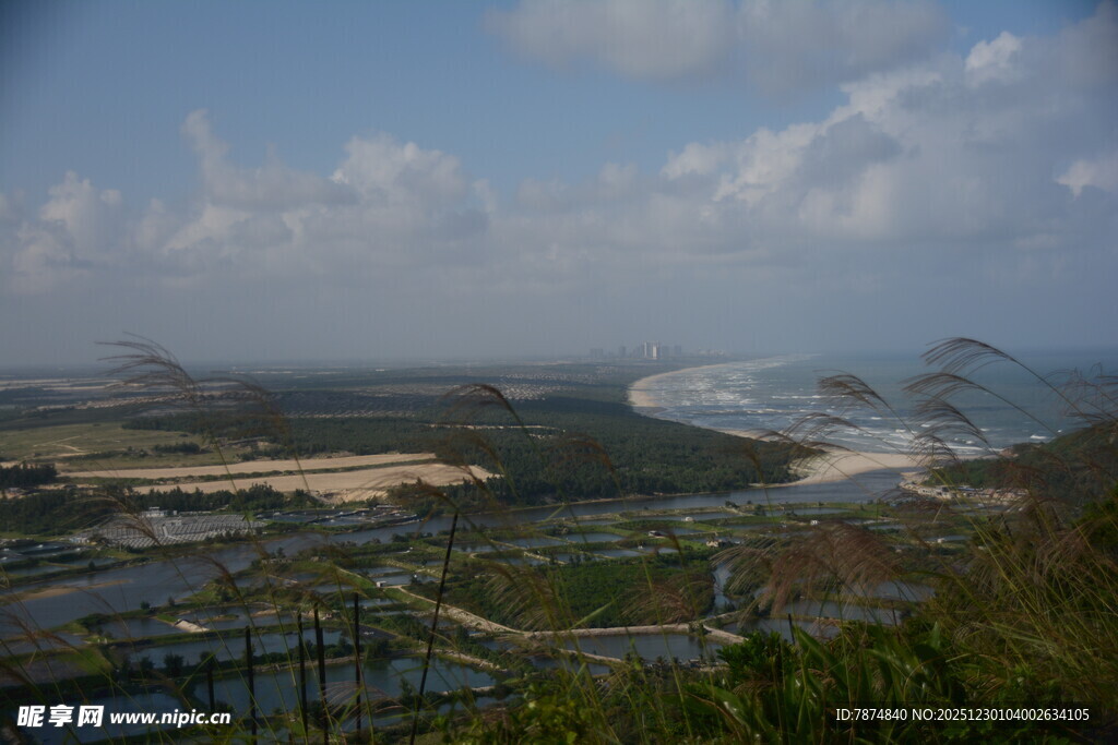 俯瞰美丽海滨风光