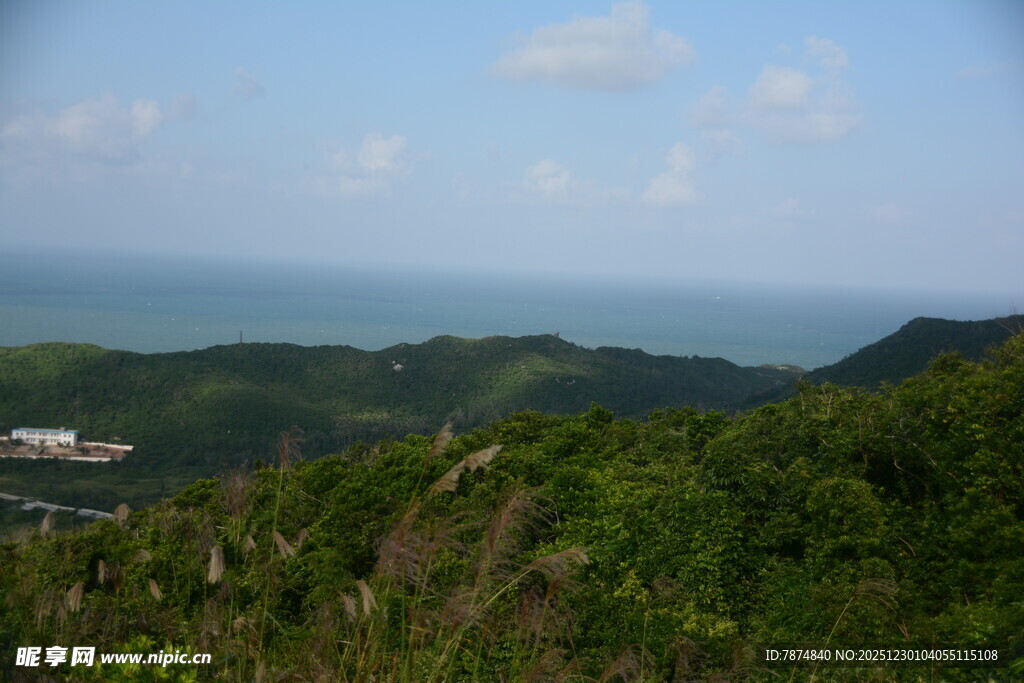 山海相依的美丽景致