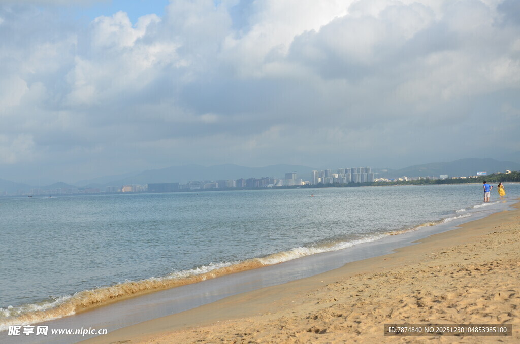 美丽海滨沙滩景色