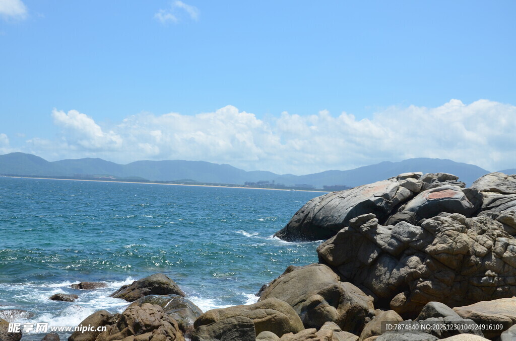海边礁石风景