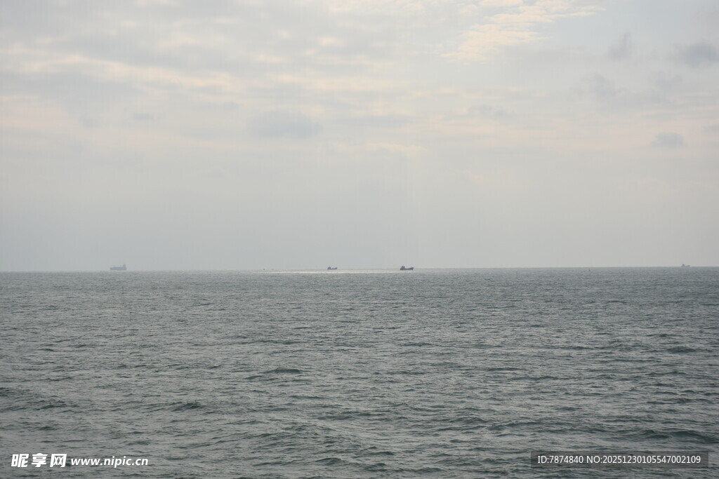 海上云景 辽阔静谧
