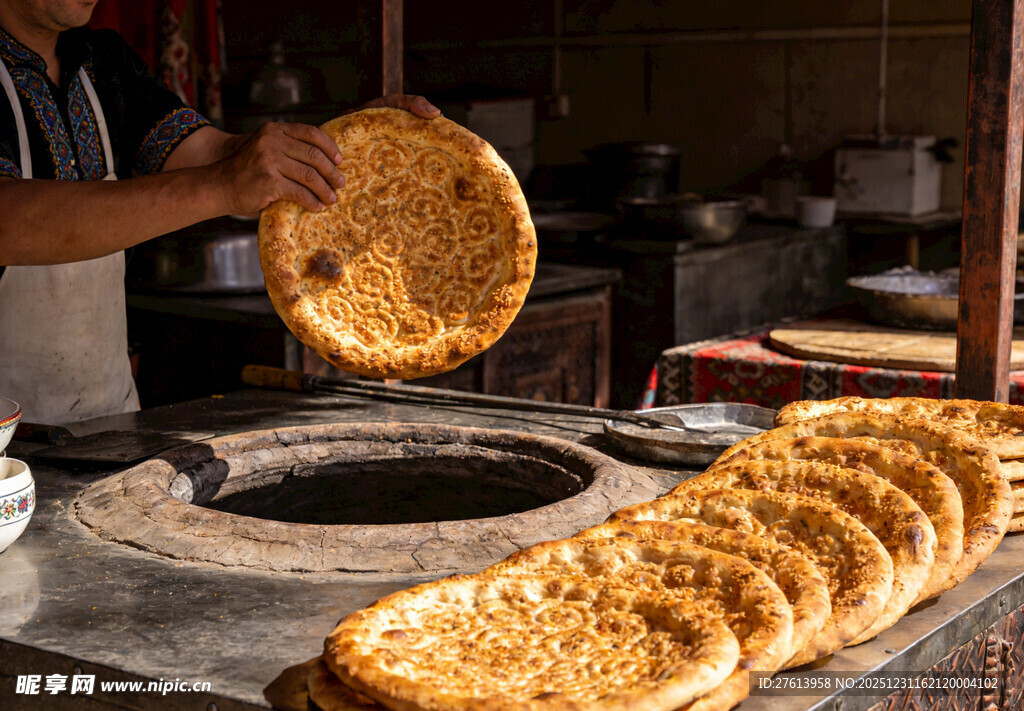 传统烤馕制作现场