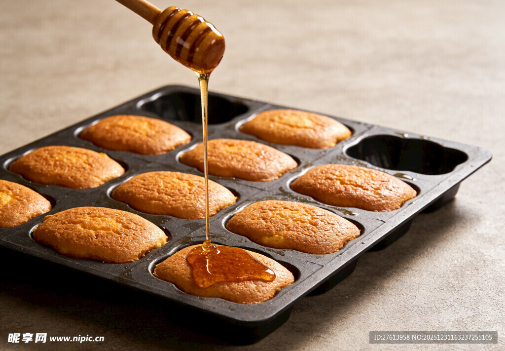 蜂蜜浇淋美味自制小蛋糕