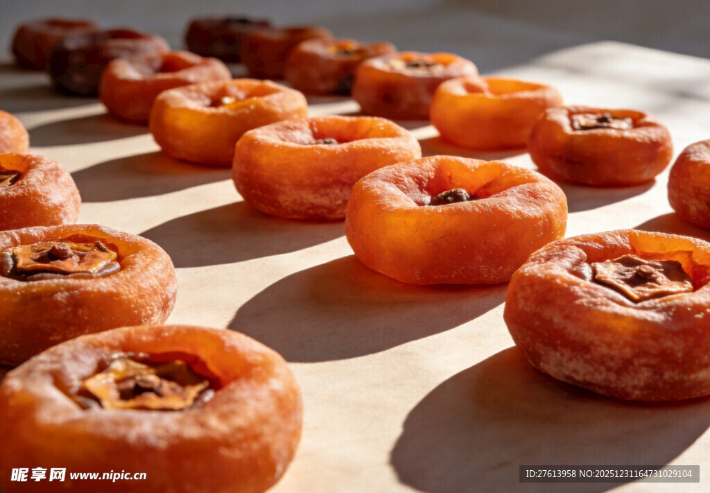 美味柿饼整齐摆放