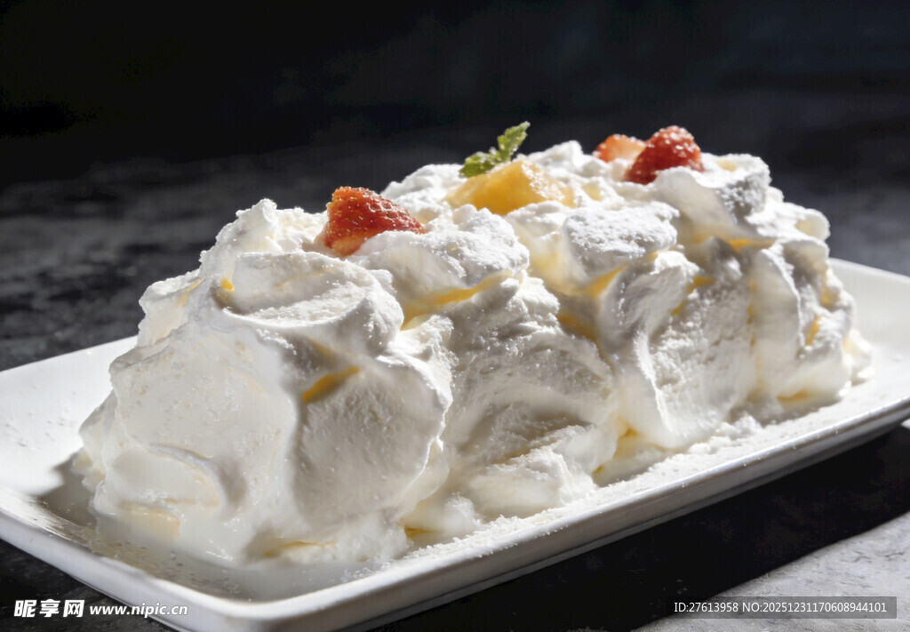 美味奶油水果甜点