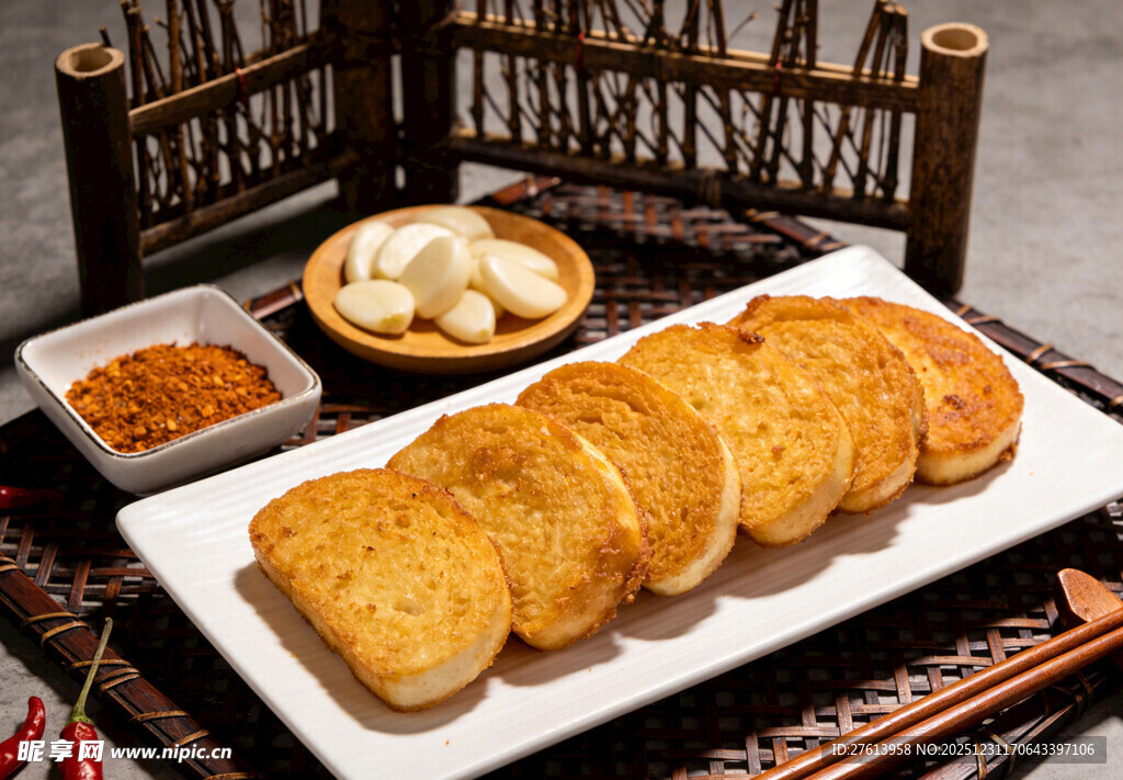 香煎馒头片配蘸料