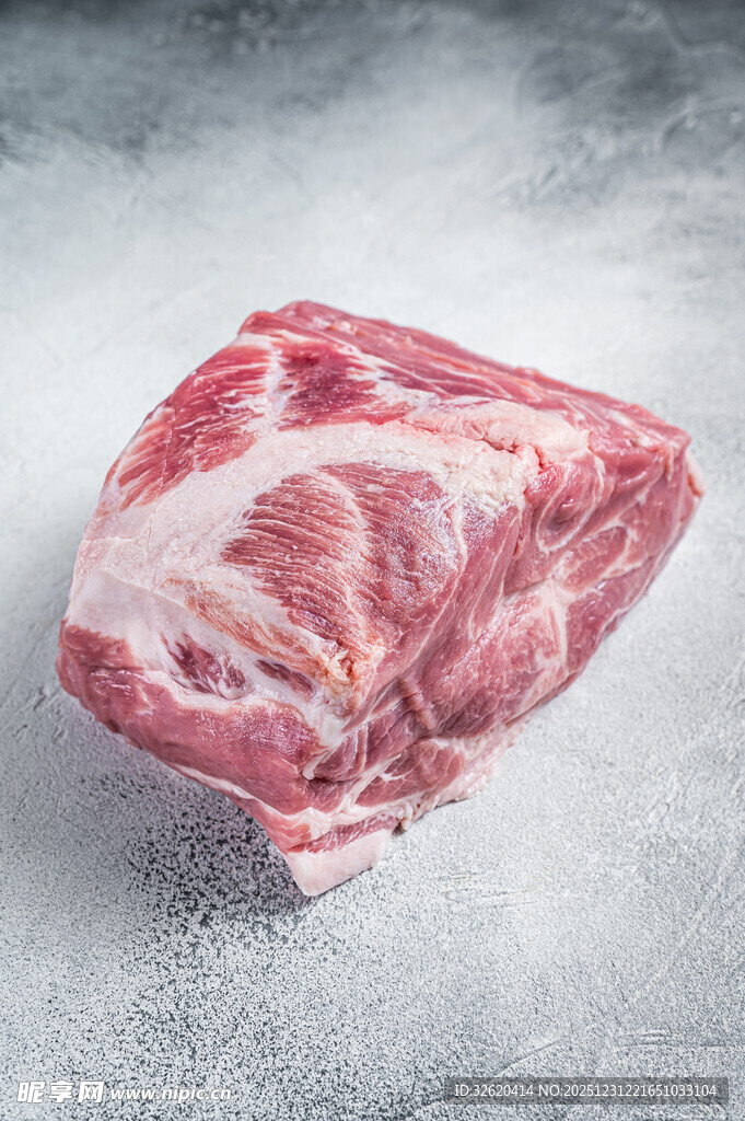 新鲜猪肉块
