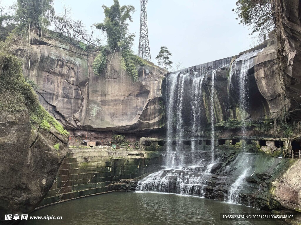 壮观自然瀑布景观