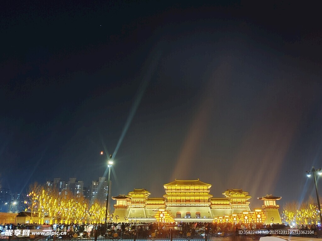 古城夜景璀璨灯火辉煌