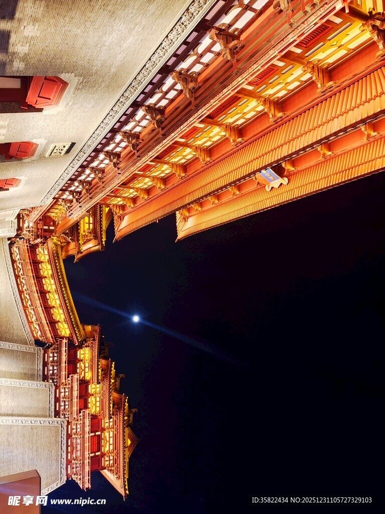 中式建筑屋檐夜景特写