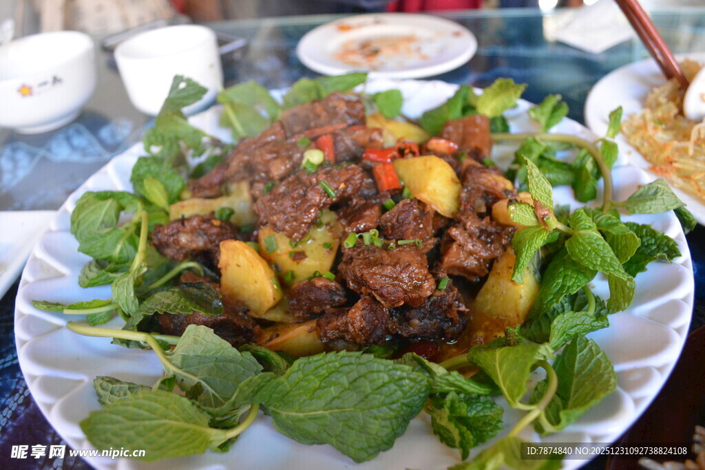 美味蔬菜拌牛肉