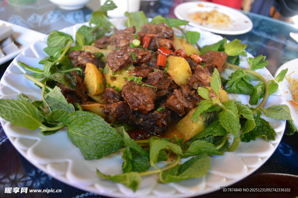 美味香叶炒牛肉