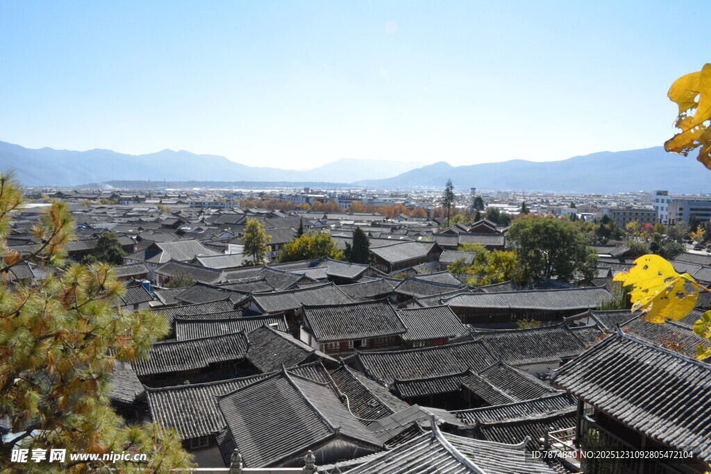 丽江古城屋顶风光