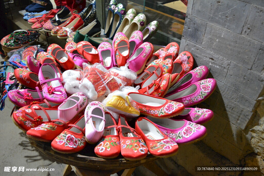 多彩手工鞋展示